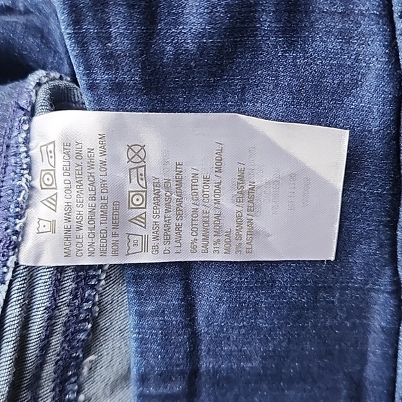 Belle by Kim Gravel *Distressed Pull on Jeans. - Picture 8 of 9